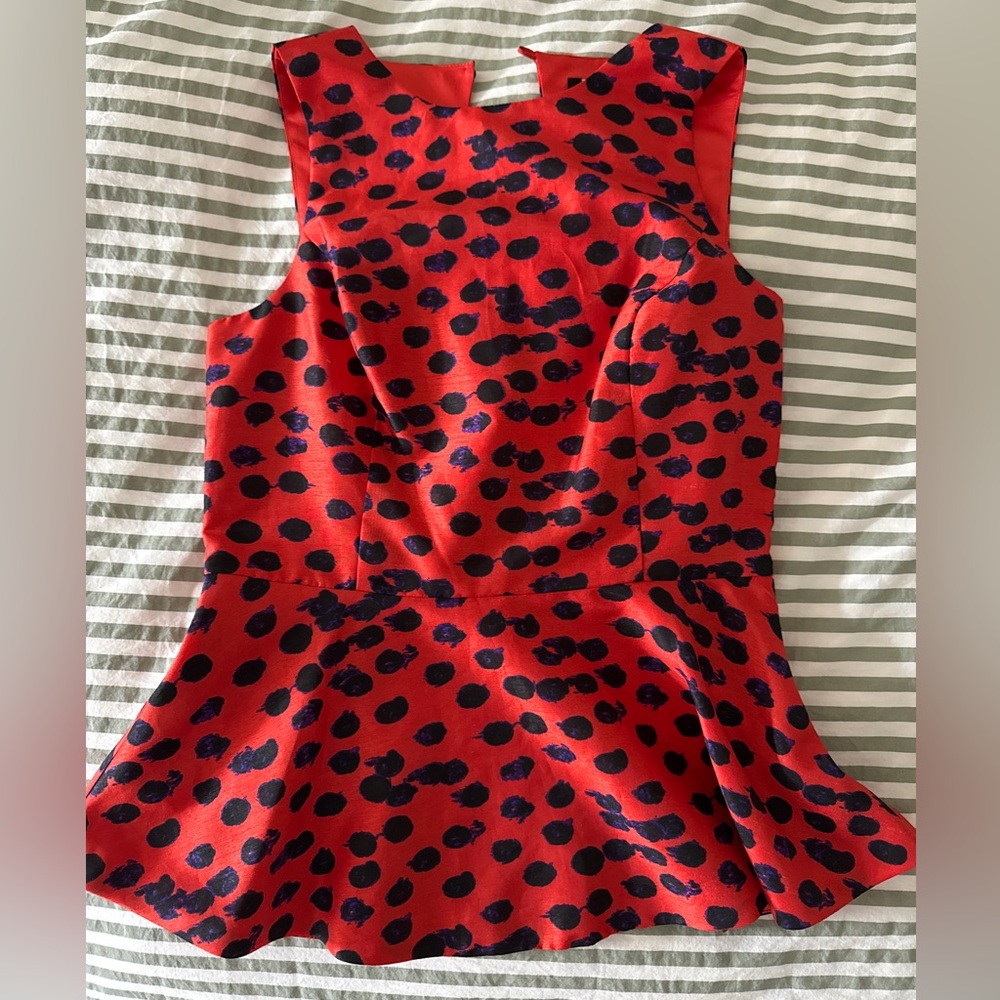 Kensie Red Polka Dot Sleeveless Flare Keyhole Back Blouse Size Small